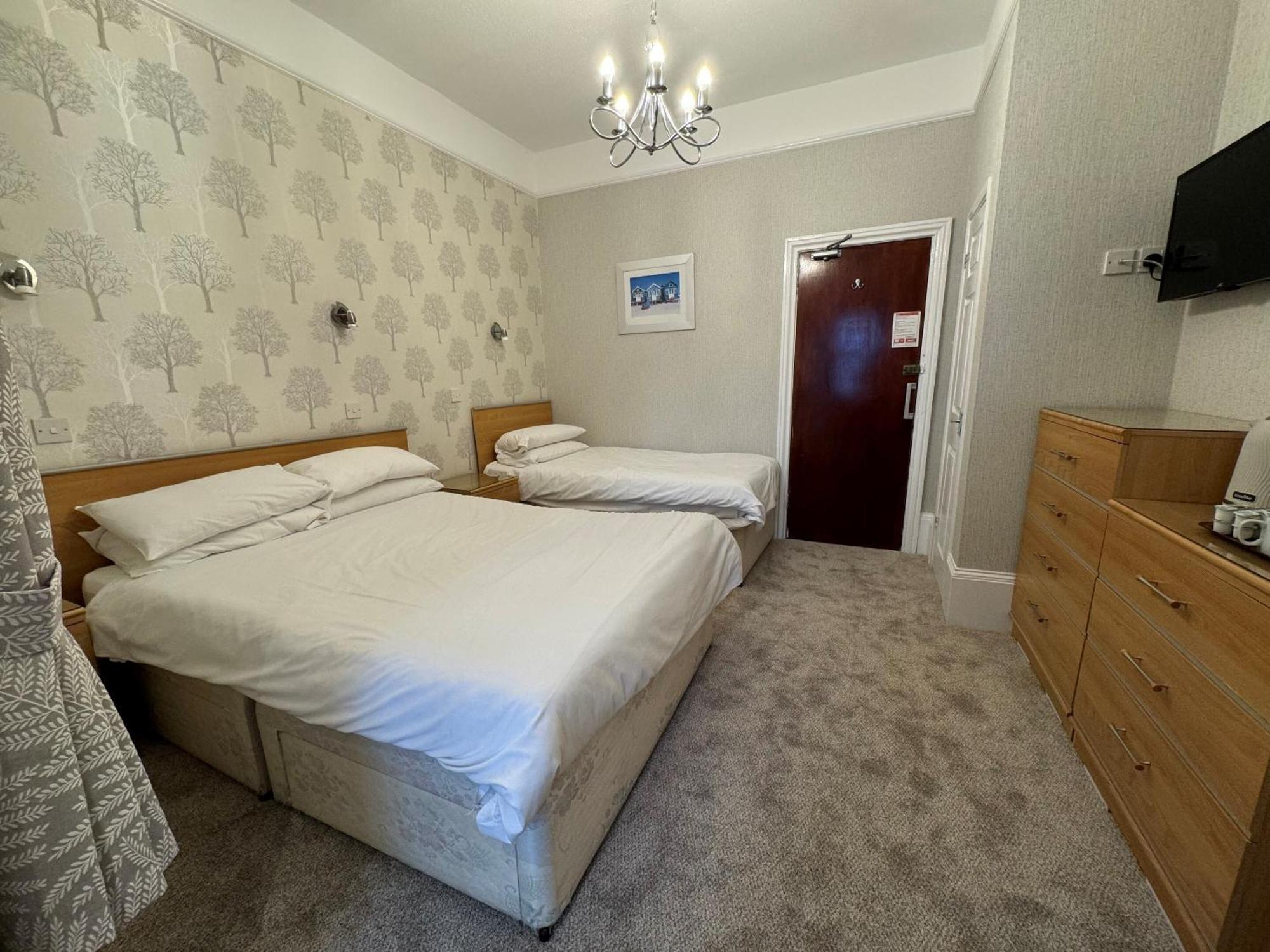 Haddon Hall Hotel Eastbourne Room photo