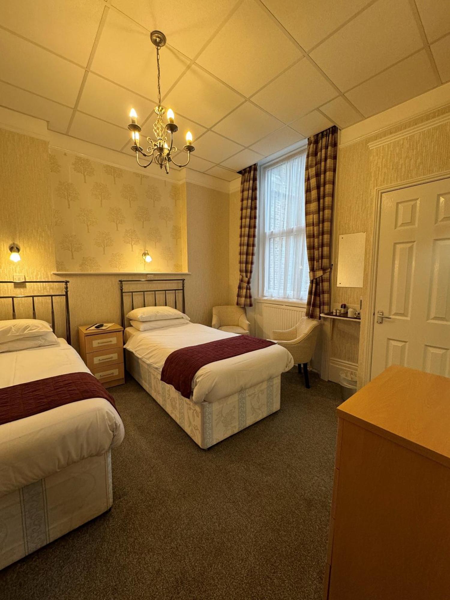 Haddon Hall Hotel Eastbourne Room photo