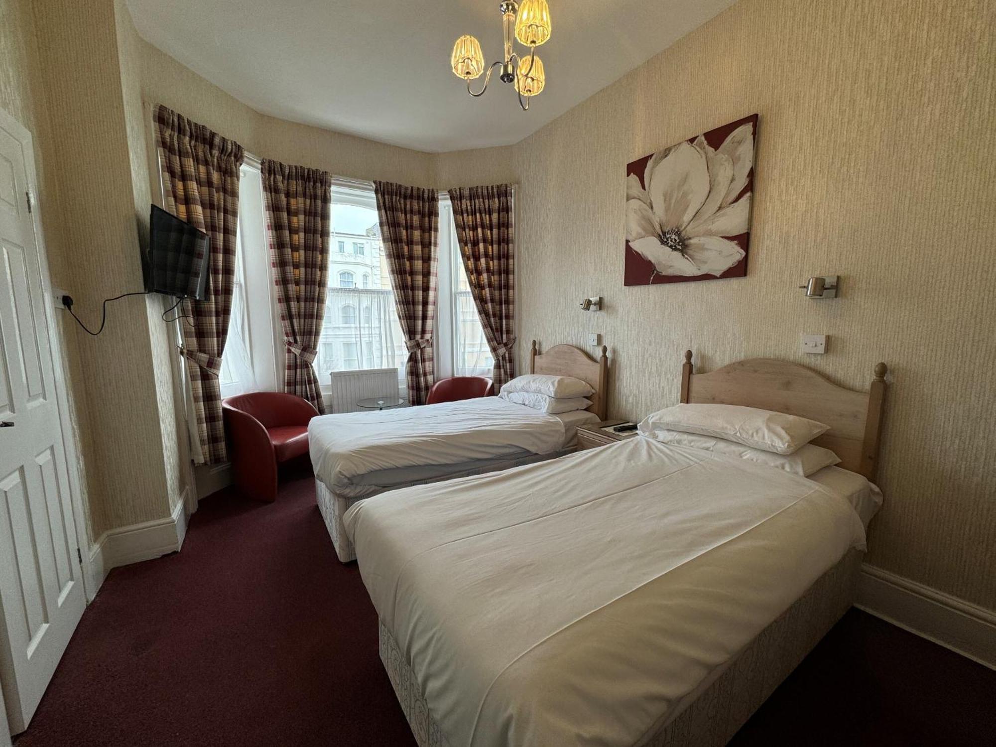 Haddon Hall Hotel Eastbourne Room photo